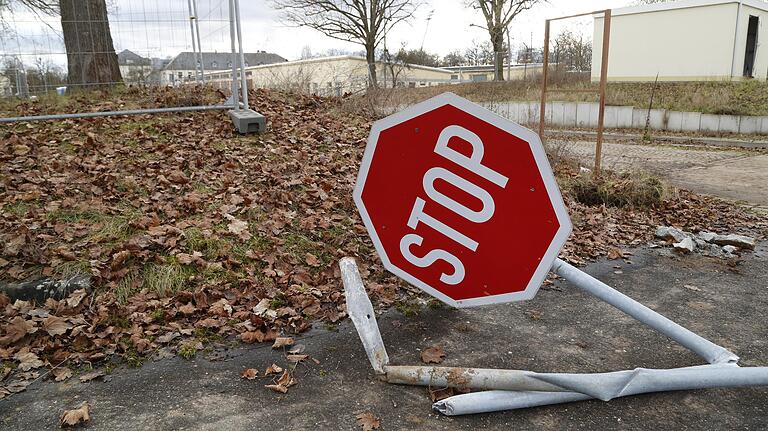 Einen Stopp der Pläne für die Landesgartenschau fordern nicht nur sechs Parteien und Wählergruppen im Stadtrat, sondern auch eine Bürgerinitiative. Einen Stopp der Pläne für die Landesgartenschau fordern nicht nur sechs Parteien und Wählergruppen im Stadtrat, sondern auch eine Bürgerinitiative.