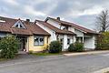 Der Neuendorfer Kindergarten (links) und das Pfarrheim (rechts) könnten von einer zentralen Erdwärmesondenanlage als Heizung profitieren.