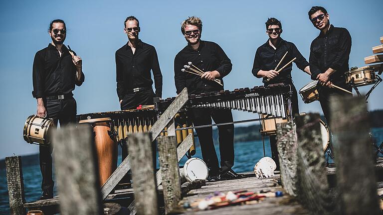 Die Christian Benning Percussion Group tritt am 15. Juli auf der Hallburg bei Volkach auf.