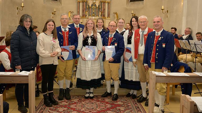 Auf dem Foto Renate Haag, Cecile Götz, Joachim Voll, Heribert Pfister, Viola Neugebauer, Manuela Voll, Hubert Neugebauer, Lara Kirchner, Karin Machalett, Gosbert Maisch, Christoph Haupt. Auf dem Foto Renate Haag, Cecile Götz, Joachim Voll, Heribert Pfister, Viola Neugebauer, Manuela Voll, Hubert Neugebauer, Lara Kirchner, Karin Machalett, Gosbert Maisch, Christoph Haupt.