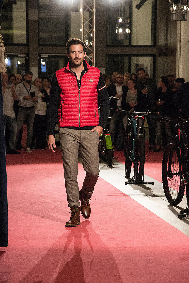 Model und Darsteller Airlex 2018 bei einer Modenschau in Füssen. Model und Darsteller Airlex 2018 bei einer Modenschau in Füssen.