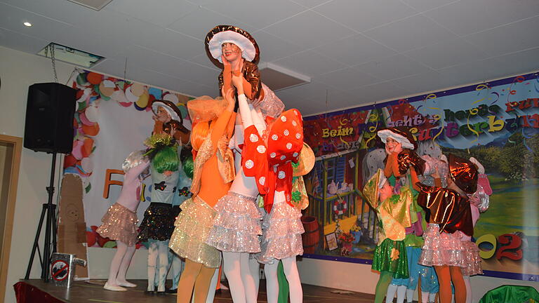 Fasching Poppenlauer - Minigarde Pilze Fasching Poppenlauer - Minigarde Pilze