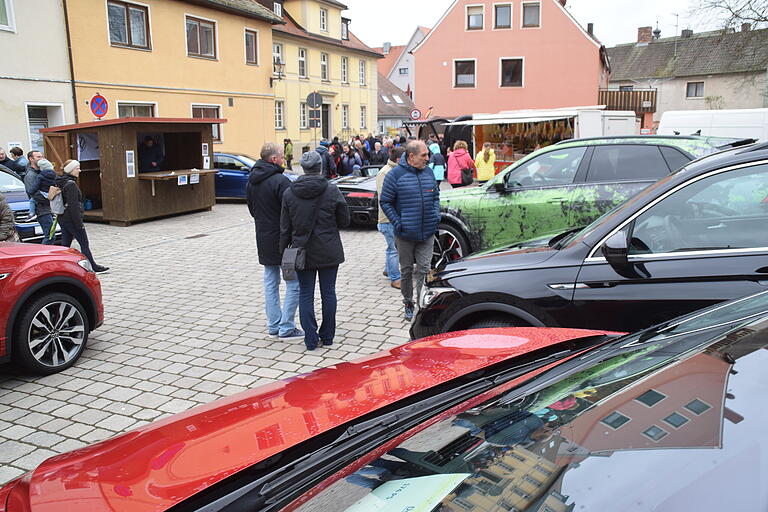 Zu Beginn hieß die Veranstaltung 'Uffenheimer Autofrühling', dann benannte sie der Gewerbeverein in 'Auto-Technik-Freizeit-Markt' um. Jetzt heißt sie 'Uffenheimer Kunst und Kultur'.