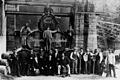 Die Mitarbeiter der Fürstlichen Brauerei Bronnbach im Jahr 1896.