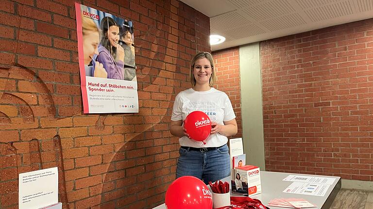 Volleyball aus Hammelburg - Freute sich über das Interesse an der Arbeit der DKMS sowie über neue Registrierungen: Anna-Lena Reith. Volleyball aus Hammelburg - Freute sich über das Interesse an der Arbeit der DKMS sowie über neue Registrierungen: Anna-Lena Reith.