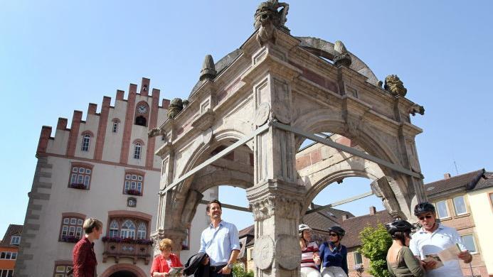 Der Trend zu Kurzreisen machte sich auch in Hammelburg bemerkbar. Foto: Karl-Josef Hildenbrand - Der Trend zu Kurzreisen machte sich auch in Hammelburg bemerkbar. Foto: Karl-Josef Hildenbrand Der Trend zu Kurzreisen machte sich auch in Hammelburg bemerkbar. Foto: Karl-Josef Hildenbrand - Der Trend zu Kurzreisen machte sich auch in Hammelburg bemerkbar. Foto: Karl-Josef Hildenbrand