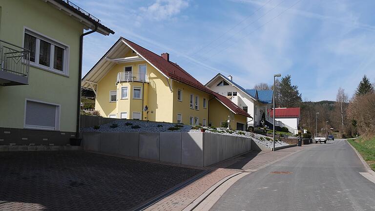 Die Kosten des Ausbaus der Ortsstraße &quot;Schustersgraben&quot; spaltet die Anlieger und sorgt für Zoff im Gemeinderat.