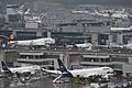 Flughafen Frankfurt am Main       -  Nach einem Stromausfall in der Nacht kann es am Frankfurter Flughafen noch zu Verspätungen kommen. (Archivbild)