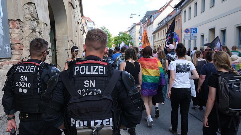 CSD Bautzen       -  Die Gewerkschaft der Polizei fordert nach rechten Protesten gegen den CSD in Bautzen Konsequenzen. (Archivbild)