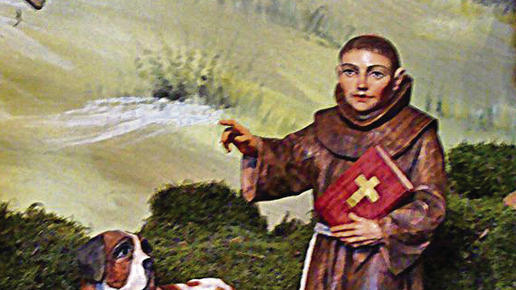 Bei Fuß: Hugo, der Bernhardiner vom Kloster Kreuzberg steht als Krippenfigur neben einem Franziskaner.