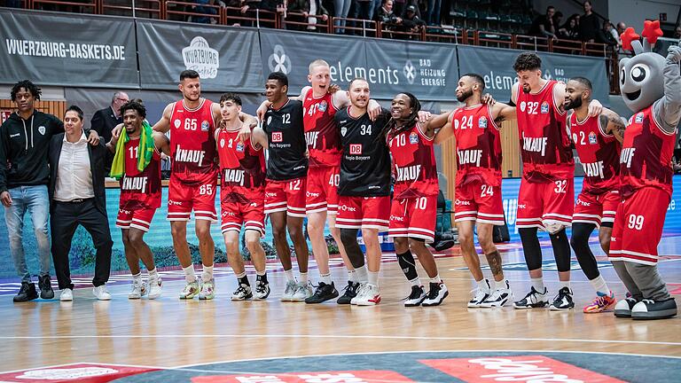 Können die Würzburg Baskets gegen die Veolia Towers Hamburg den nächsten Heimsieg feiern? Können die Würzburg Baskets gegen die Veolia Towers Hamburg den nächsten Heimsieg feiern?