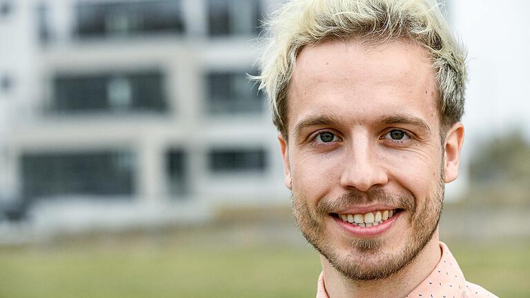 Jan Philipp Rudloff forscht an der Universität Würzburg über Verschwörungstheorien und die Menschen, die sie verbreiten.