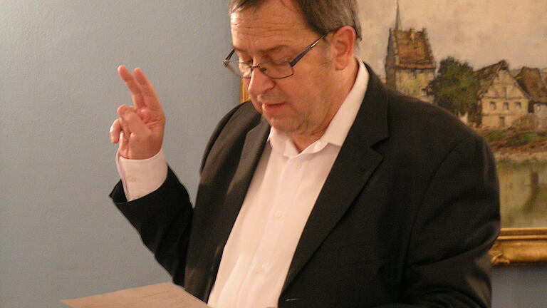 Helmut Wittiger ist als Nachrücker wieder im Gemeinderat Frickenhausen vertreten und legte seinen Amtseid ab.&nbsp;