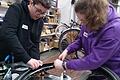 Nils und Nadine beim Fahrrad-Workshop.