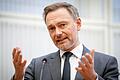 Christian Lindner ist FDP-Chef, Bundesfinanzminister - und gerade einer der schärfsten Kritiker von Robert Habecks Klimapolitik.