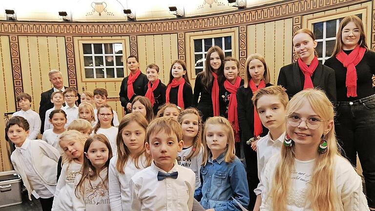 Adventssingen mit Kinder- und Jugendchor Adventssingen mit Kinder- und Jugendchor