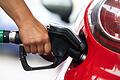 Ein Mann im Landkreis Schweinfurt wollte Gutes tun - doch Betrüger nutzten die Gutmütigkeit an der Tankstelle aus.