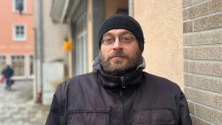 Andreas Firsching (37) aus Mellrichstadt wünscht sich einen gemeinsamen Diskurs mit allen Parteien. Andreas Firsching (37) aus Mellrichstadt wünscht sich einen gemeinsamen Diskurs mit allen Parteien. 