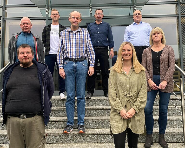 Die Jubilare von 2021 (hinten, von links): Veit Laudenbacher, Klaus Kaufmann und Elmar Feistle, (Mitte): Thomas Kettler, Ronny Greser und Beate Fischer sowie (vorne): Jochen Müller und Carina Stahl. Die Jubilare von 2021 (hinten, von links): Veit Laudenbacher, Klaus Kaufmann und Elmar Feistle, (Mitte): Thomas Kettler, Ronny Greser und Beate Fischer sowie (vorne): Jochen Müller und Carina Stahl.