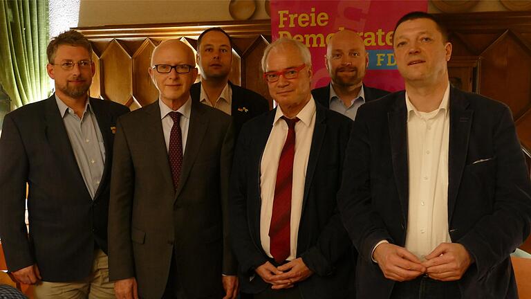 Sie führen den Kreisverband Kitzingen der Freien Demokraten (von links): Andreas Sulzbacher, Larry Stiers, Christian Heinle, Hans Müller, Stefan Deppisch und Bernd Djalek.