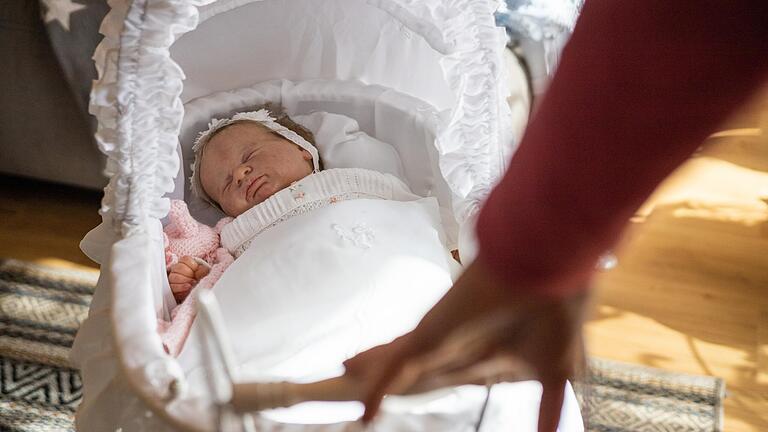 Auf den ersten Blick sind die Reborn-Babys von echten Kindern nicht zu unterscheiden. Auf den ersten Blick sind die Reborn-Babys von echten Kindern nicht zu unterscheiden.
