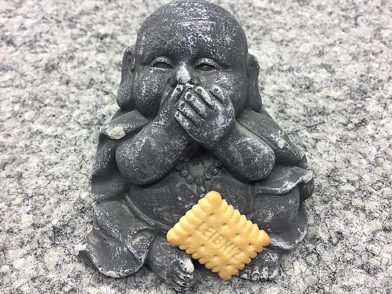 "Wer hat den goldenen Budda-Keks geklaut?" Diesen Kriminalfall mussten die Teilnehmer des inklusiven Zeltlagers lösen. "Wer hat den goldenen Budda-Keks geklaut?" Diesen Kriminalfall mussten die Teilnehmer des inklusiven Zeltlagers lösen.