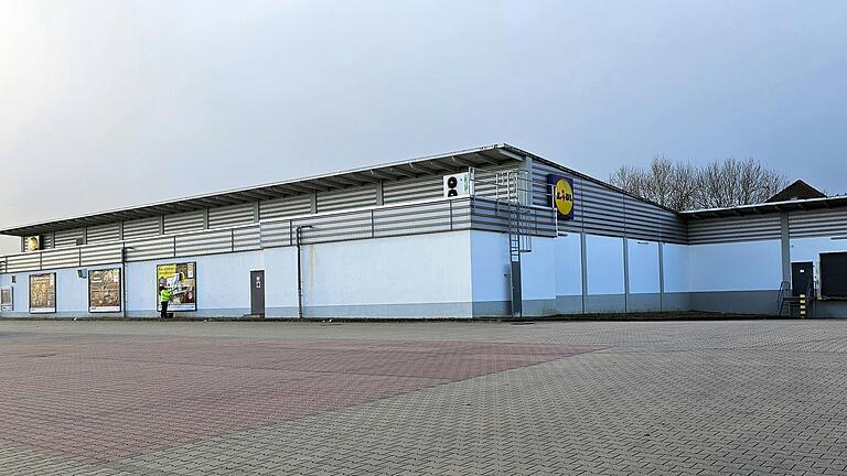 Der Discounter Lidl, hier dir rückwärtige Ansicht, will einen 'Ersatzneubau' anfügen Der Discounter Lidl, hier dir rückwärtige Ansicht, will einen 'Ersatzneubau' anfügen