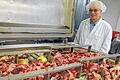 Kochen im großen Stil: Ulrich Englert an einem der riesigen &bdquo;Kochtöpfe&ldquo; seines Unternehmens.
