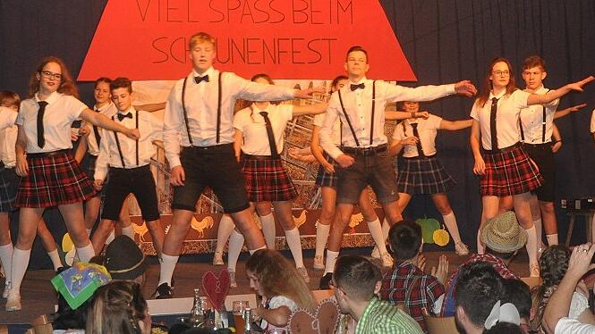 Die Tanzgruppe „Just Move it“ beeindruckte mit einer schönen Choreographie. Die Tanzgruppe „Just Move it“ beeindruckte mit einer schönen Choreographie.