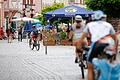 Der vielbefahrene Mainradweg lockt viele Radtouristen in die historische Altstadt von Karlstadt. (Archivbild)