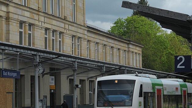 Das Nahverkehrsangebot der Erfurter Bahn im Kissinger Stern fährt im Qualitätsranking der Bayerischen Eisenbahngesellschaft voraus. Im dritten Quartal 2017 nimmt der Kissinger Stern im Vergleich der 28 bayerischen Schienennahverkehrsnetze mit 99,84 Punkten von 100 Punkten Platz eins ein.