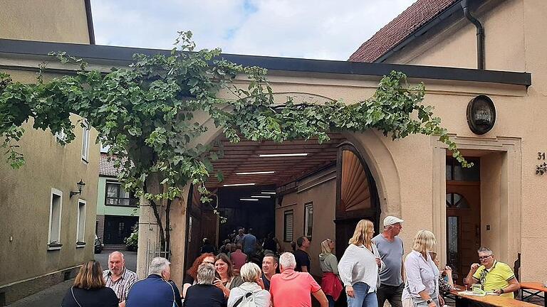 Festbetrieb am Eilingsfeldhof Weinbau Schum.       -  Festbetrieb am Eilingsfeldhof Weinbau Schum.