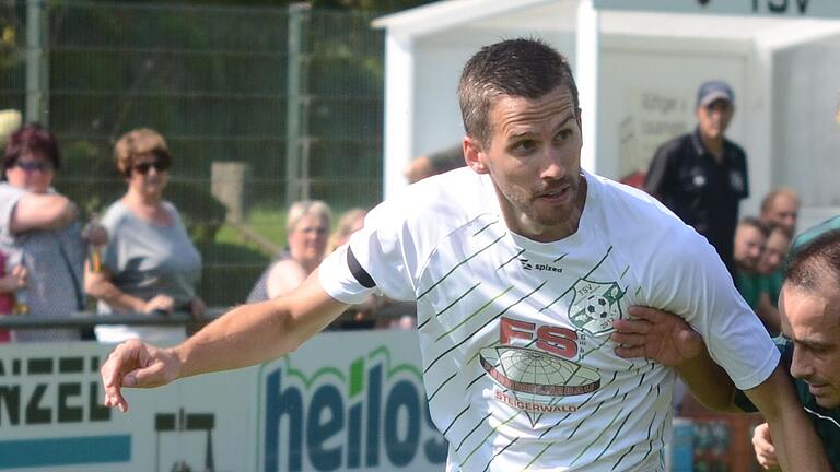 Christian Breunig vom TSV Neuhütten-Wiesthal führt die Torjägerliste der Kreisliga Würzburg 2 mit aktuell 18 Treffern an.