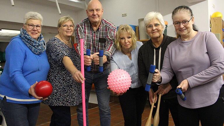 Das neue Leitungsteam der Arbeitsgemeinschaft der Rheuma-Liga in Bad Brückenau: Monika Wiesner (v.l.), Beate Grübner, Andreas Grübner, Sabine Schneider, Roswitha Walther und Petra Schmäling.       -  Das neue Leitungsteam der Arbeitsgemeinschaft der Rheuma-Liga in Bad Brückenau: Monika Wiesner (v.l.), Beate Grübner, Andreas Grübner, Sabine Schneider, Roswitha Walther und Petra Schmäling.