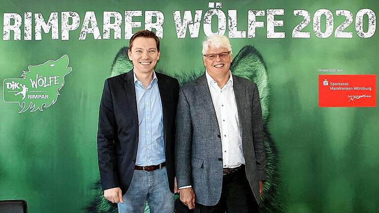 Pressekonferenz der Rimparer Wölfe 2020 - Die Doppelspitze: Manager Jochen Bähr (links) und Roland Sauer wollen die Wölfe bis 2020 unter die deutschen Top-25-Klubs bringen. Pressekonferenz der Rimparer Wölfe 2020 - Die Doppelspitze: Manager Jochen Bähr (links) und Roland Sauer wollen die Wölfe bis 2020 unter die deutschen Top-25-Klubs bringen.