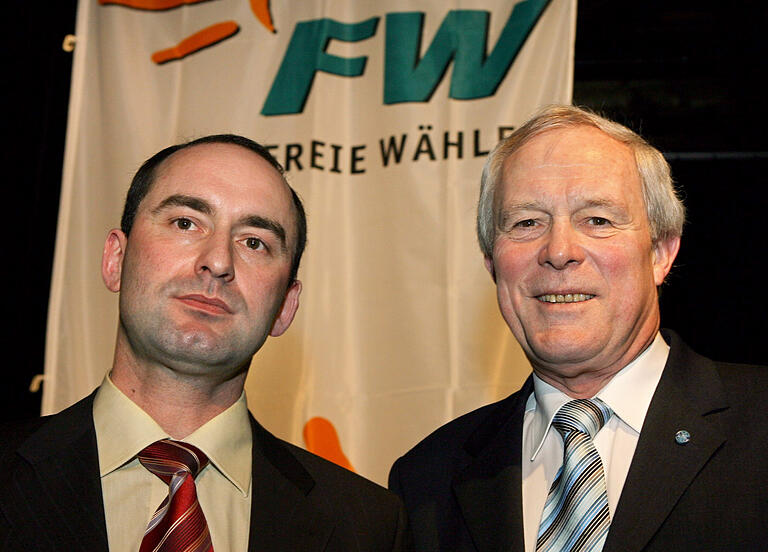 Armin Grein mit seinem Nachfolger als Vorsitzender des Landesverbandes der Freien Wähler Bayern, Hubert Aiwanger, dem heutigen bayerischen Wirtschaftsminister, bei der Wahl im März 2006.