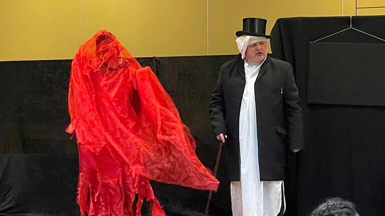 Die Geister der Weihnacht aus Charles Dickens Weihnachtsmärchen.