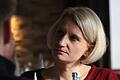 Pamela Nembach vor einem Jahr bei der Main-Post-Tour mit den fünf Landratskandidaten im Oldtimerbus durch Main-Spessart.