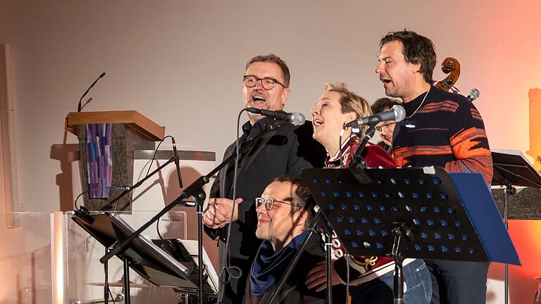 Schauspielerische Glanzleistung des Abends: der Weihnachtssketch von Loriot. Schauspielerische Glanzleistung des Abends: der Weihnachtssketch von Loriot.