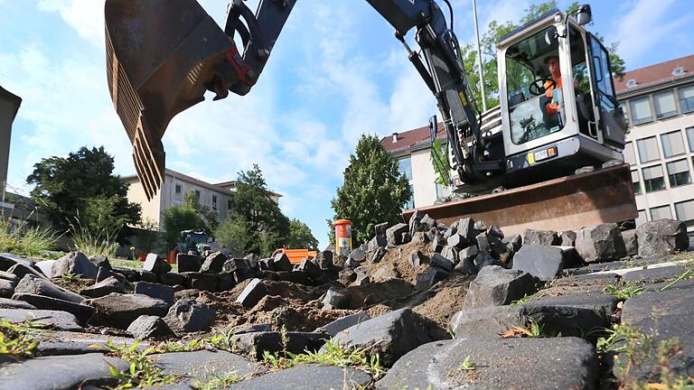 Baustoffe wie Steine oder Zement sind gefragt. Die Beschäftigten dieser Branche wollen deshalb mehr Lohn, die Tarifverhandlungen laufen. In Unterfranken staut sich indes Ärger. Baustoffe wie Steine oder Zement sind gefragt. Die Beschäftigten dieser Branche wollen deshalb mehr Lohn, die Tarifverhandlungen laufen. In Unterfranken staut sich indes Ärger.