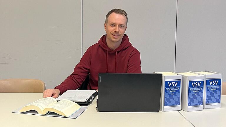 Marius Motsch drückt nach Schließung seiner Bäckerei wieder die Schulbank.