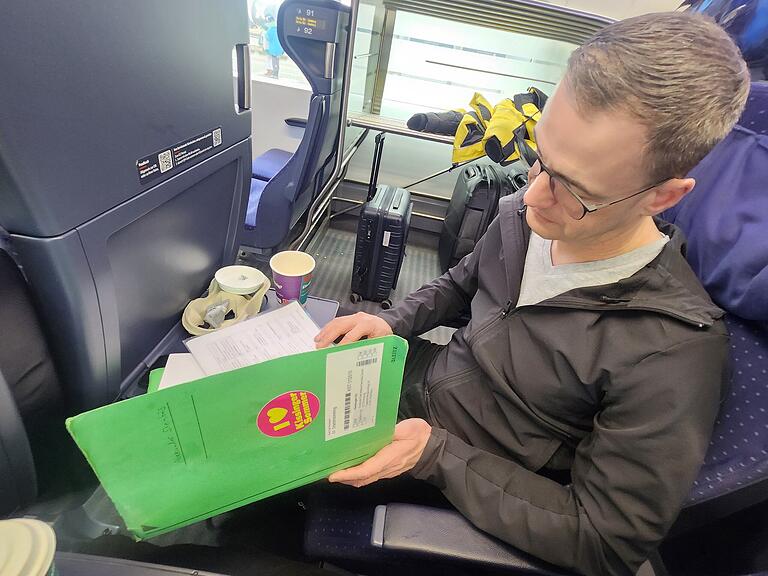 Im Zug nach Berlin kann Alexander Steinbeis gut arbeiten. Im Zug nach Berlin kann Alexander Steinbeis gut arbeiten.