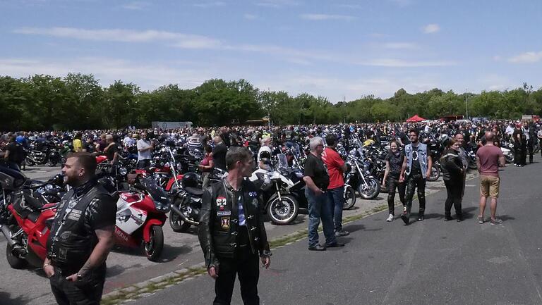 Mit so vielen Teilnehmern hatte weder die Polizei, noch das Organisationsteam gerechnet.