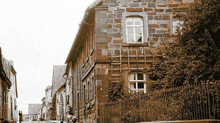 Ort des Pogroms 1938: die ehemalige Gerolzhöfer Synagoge in der Steingrabenstraße. Das Bild entstand um 1930. Ort des Pogroms 1938: die ehemalige Gerolzhöfer Synagoge in der Steingrabenstraße. Das Bild entstand um 1930.