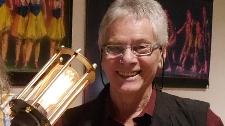 Herbert Götz bei einer Ausstellungseröffnung im Kolpinghotel im Jahr 2017.