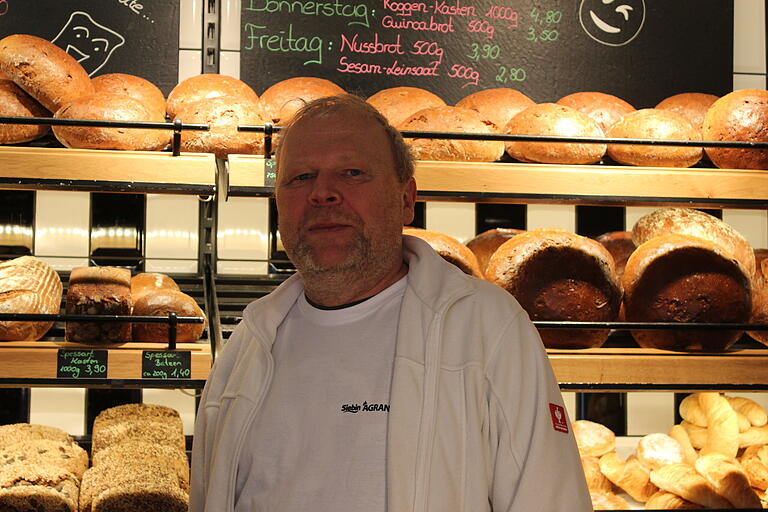 Vergangenes Jahr mussten viele Familienbäckereien ihre Türen schließen. Jürgen Kleespies (Inhaber der gleichnamigen Bäckerei in Burgsinn) hofft, dass 2023 nicht noch weitere Bäckereien folgen. Vergangenes Jahr mussten viele Familienbäckereien ihre Türen schließen. Jürgen Kleespies (Inhaber der gleichnamigen Bäckerei in Burgsinn) hofft, dass 2023 nicht noch weitere Bäckereien folgen.