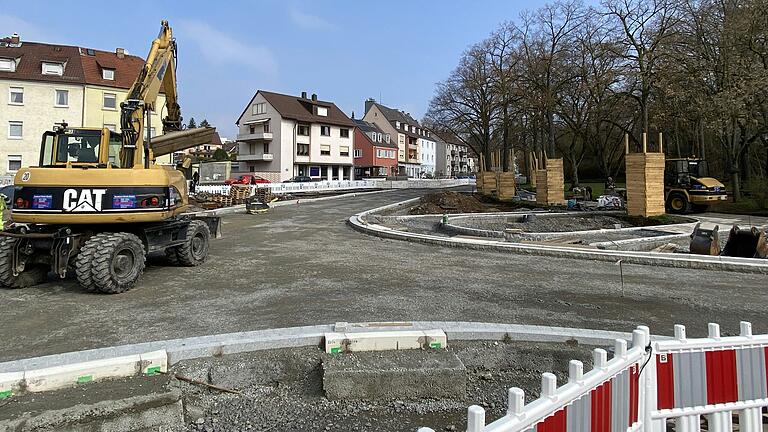 Bis Ende des Jahres ist der Umbau der Kreuzung Schelmsrasen/Nikolaus-Hofmann-Straße geplant, eines der wichtigsten Klimaschutz-Projekte der Stadt. Bis Ende des Jahres ist der Umbau der Kreuzung Schelmsrasen/Nikolaus-Hofmann-Straße geplant, eines der wichtigsten Klimaschutz-Projekte der Stadt.