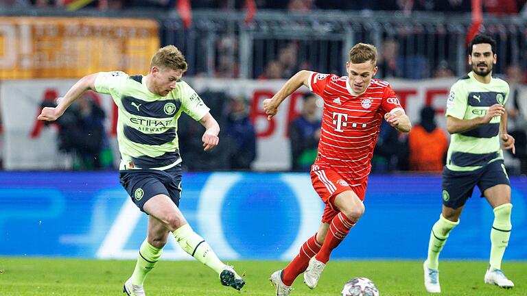 Kevin de Bruyne und Joshua Kimmich       -  Kevin de Bruyne (l) und Joshua Kimmich sind nur bis zum 30. Juni 2025 vertraglich gebunden.