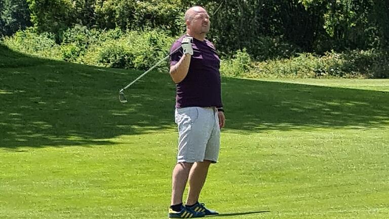 Das geht noch besser: Matthias Gerhardt auf dem Golfplatz.