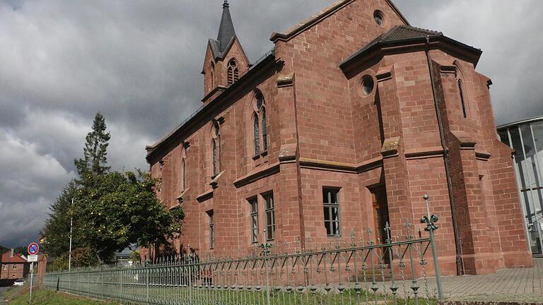 Die Friedenskirche in Marktheidenfeld: Seit 15 Monaten ist die evangelisch-lutherische Pfarr-Stelle dort vakant.&nbsp;&nbsp;